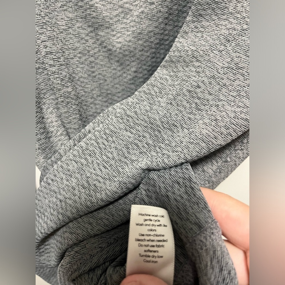 Athleta Shirt Size Small Grey Long Sleeve Stretch Scoop Back Running Top Womens - Picture 5 of 8